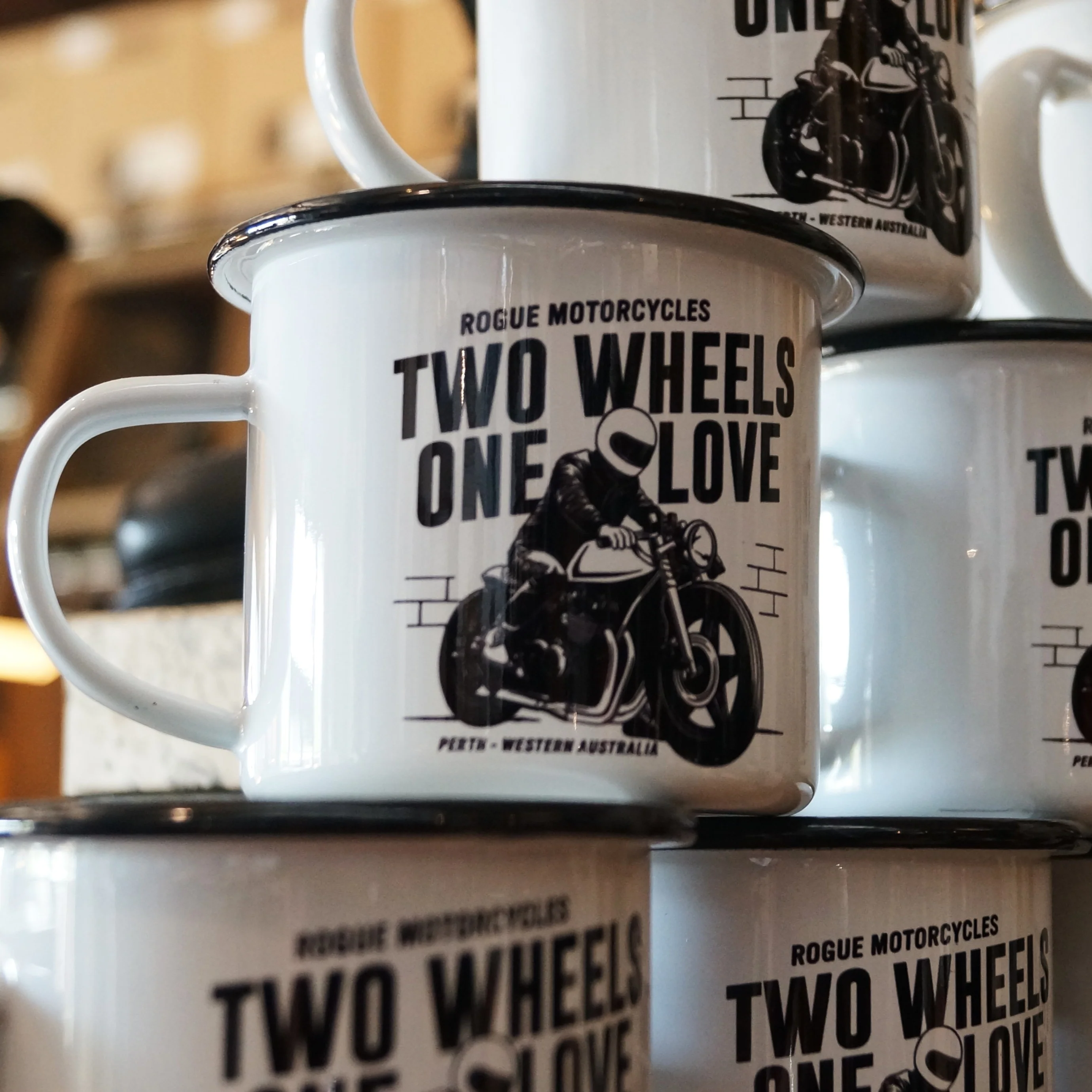 2 WHEELS 1 LOVE ENAMEL MUG - Image 4