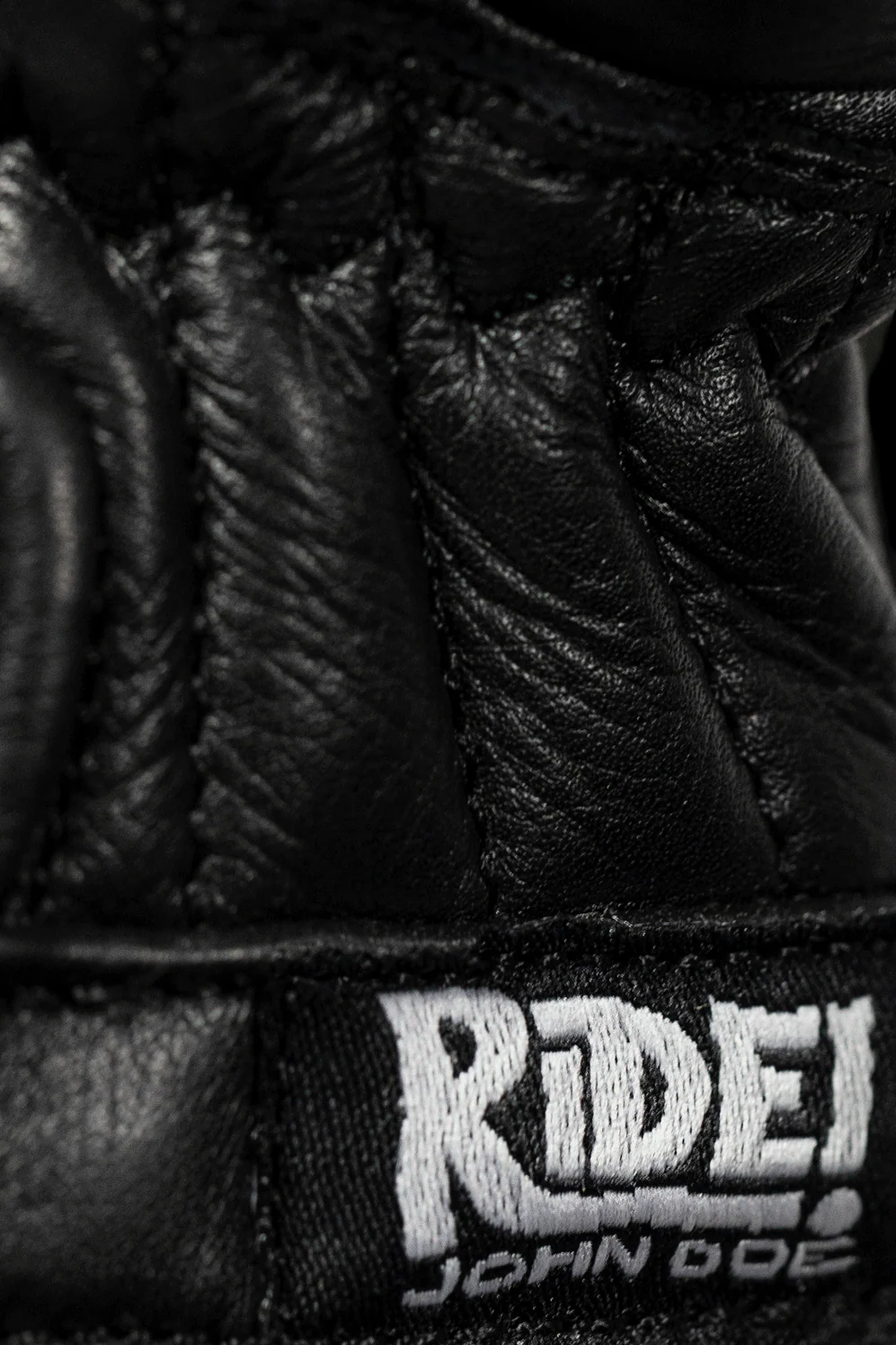 DURANGO GLOVES | BLACK/CAMEL - Image 4